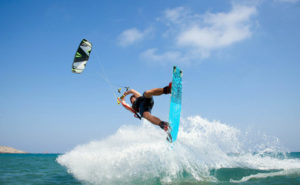 wake-style-kitesurfer